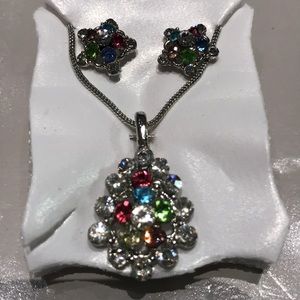 Necklace and earring set